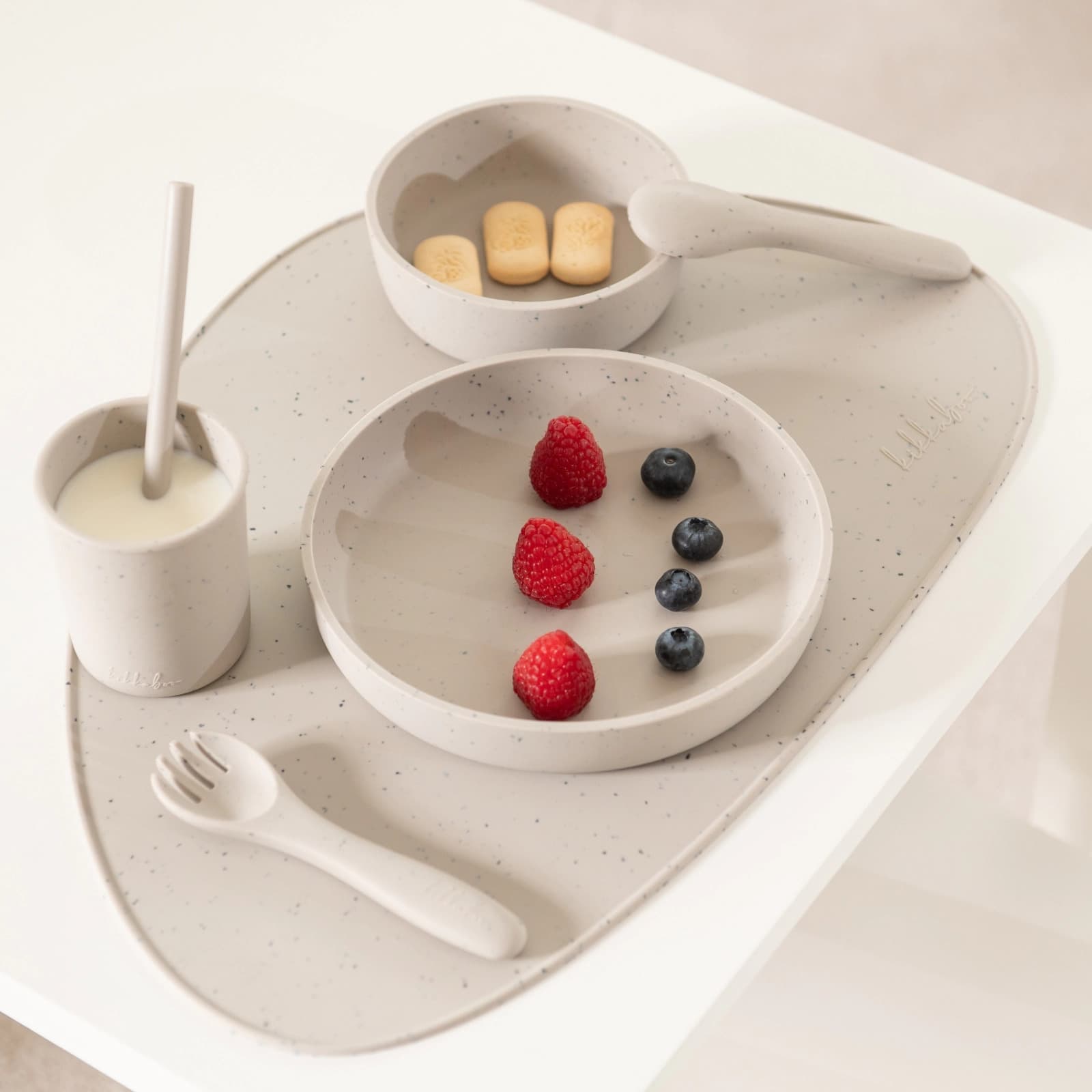 פלייסמנט לתינוק מונע החלקה - מושלם לארוחות ויצירה