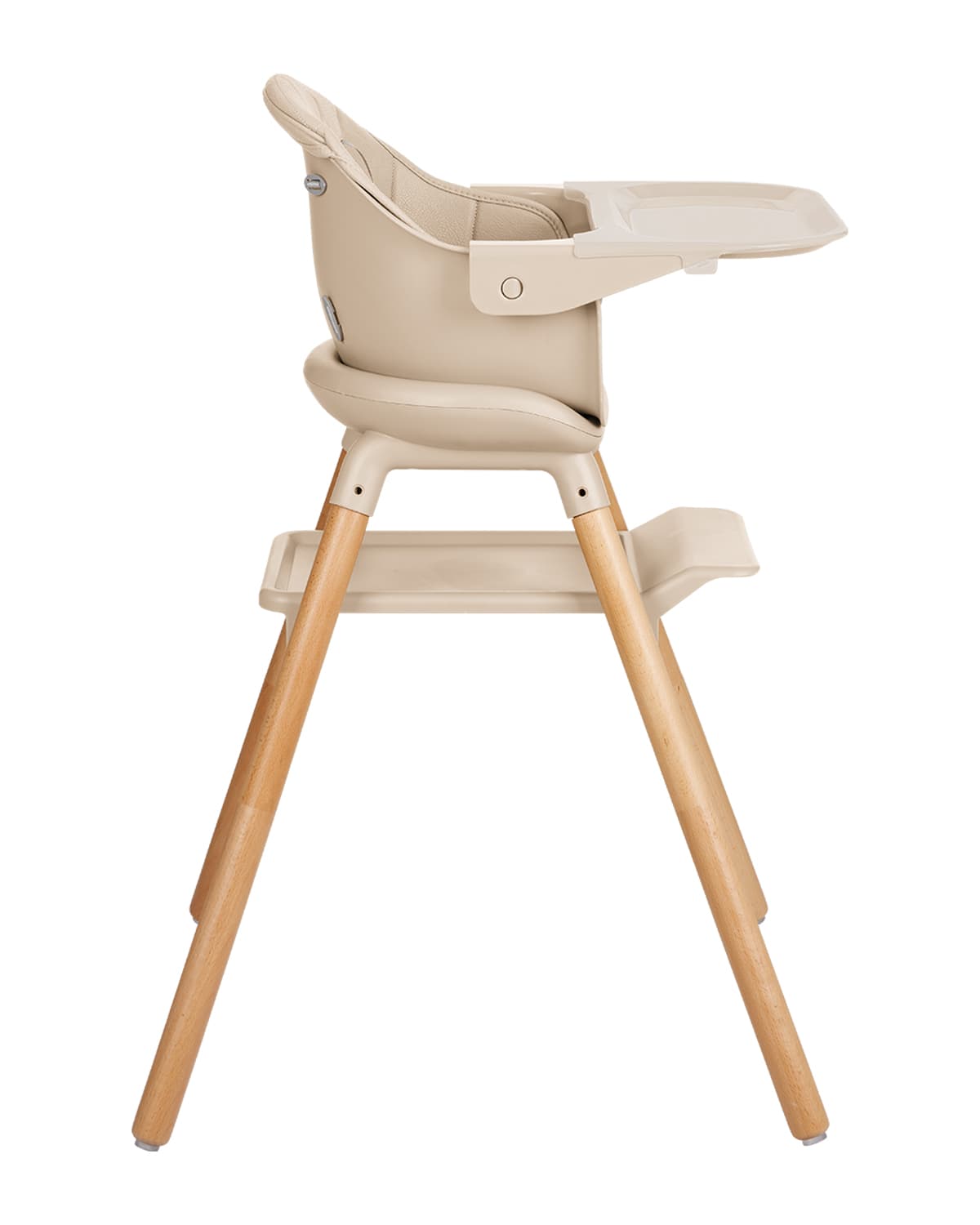 כיסא אוכל Woody 6in1 בצבע בז' במבט צד, מציג את המגש ורגלי העץ האיתנות.