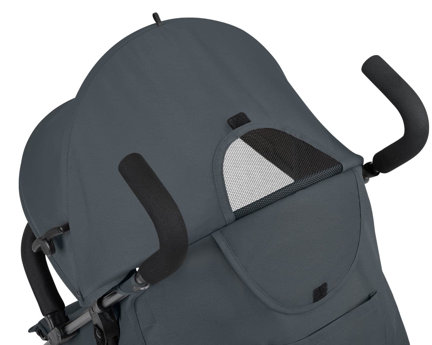 תקריב על גגון ה-Beetle 2 וידיות האחיזה, עם חלון רשת ההצצה פתוח.