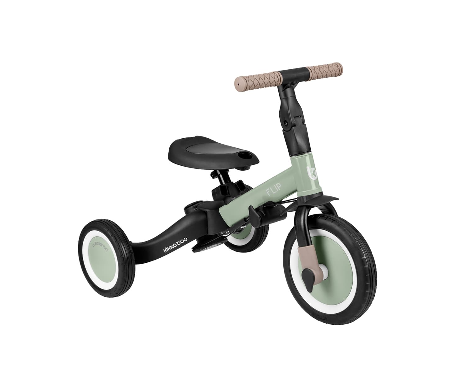 תלת אופן ירוק מדגם Flip במצב רכיבה עם דוושות מקופלות, מוכן לאופני איזון.